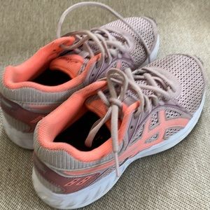 Girls running shoes